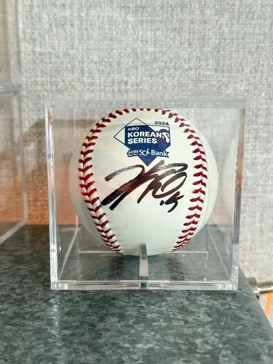 キム ドヨン DOYOUNG サインボール 球