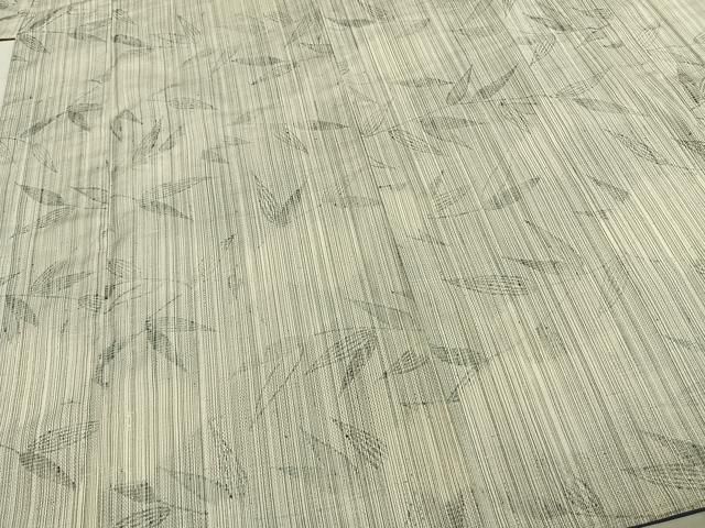 上質な紬 草葉文