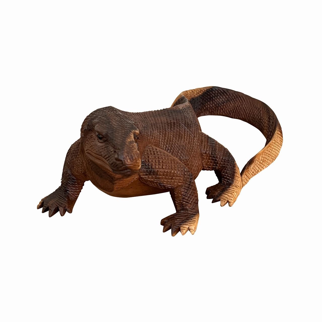 コモドオオトカゲの木彫り、原木ハイビスカス（当時の記憶です） コモドオオトカゲの木彫り、原木ハイビスカス（当時の記憶です）