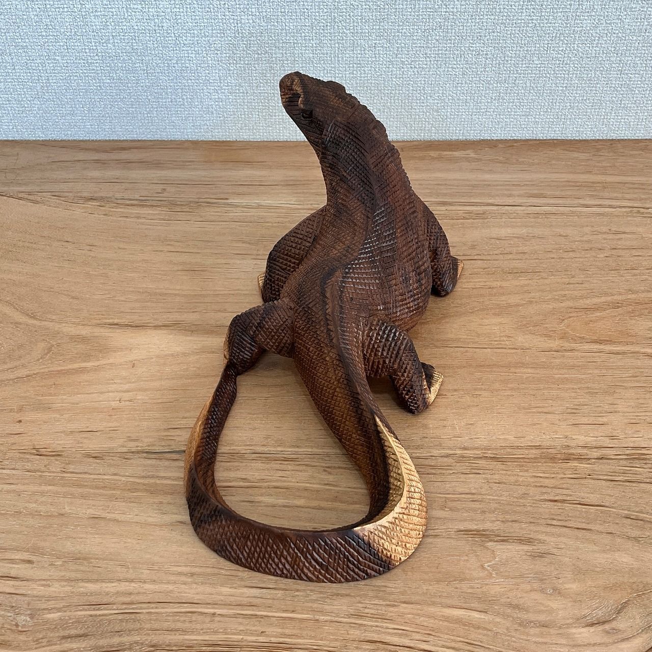 コモドドラゴンの木彫り 40cm コモドオオトカゲの置物 爬虫類の置物