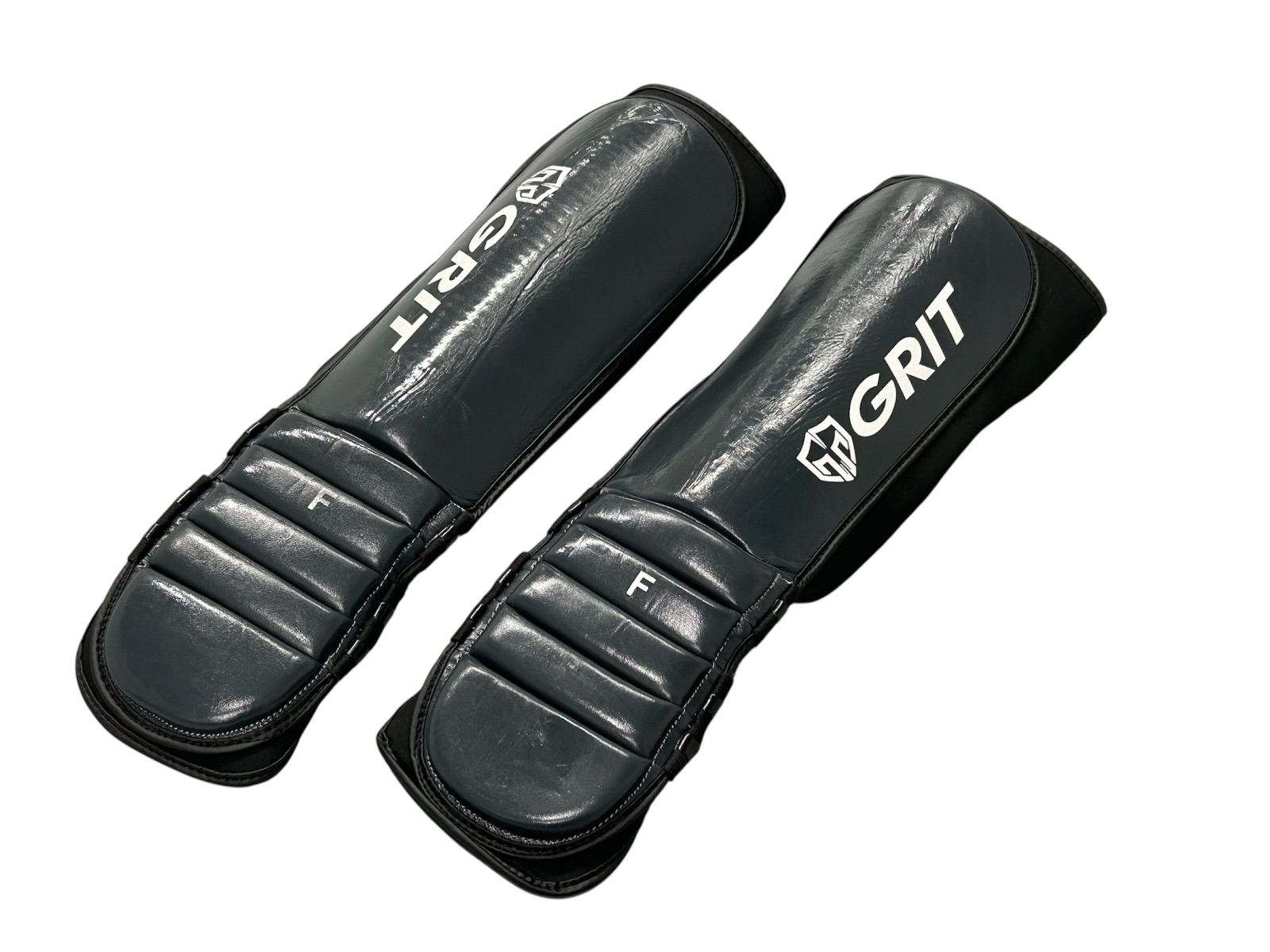 GRIT MMAシンガード グレイ ずれにくくしっかりフィットします