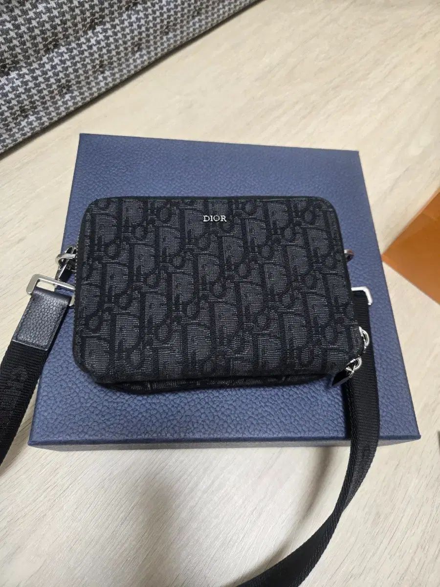 ディオール ストラップ メッセンジャーバッグ