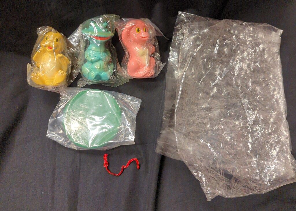 M 1号 赤ちゃんペギラ カネゴン ゴロー 台座付 世田谷文学館