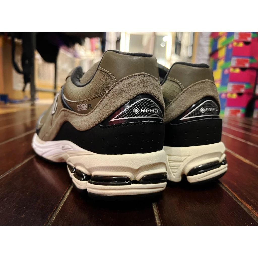 EST】新品 New Balance 2002R GORE-TEX ゴアテックス M2002RXU カーキ 