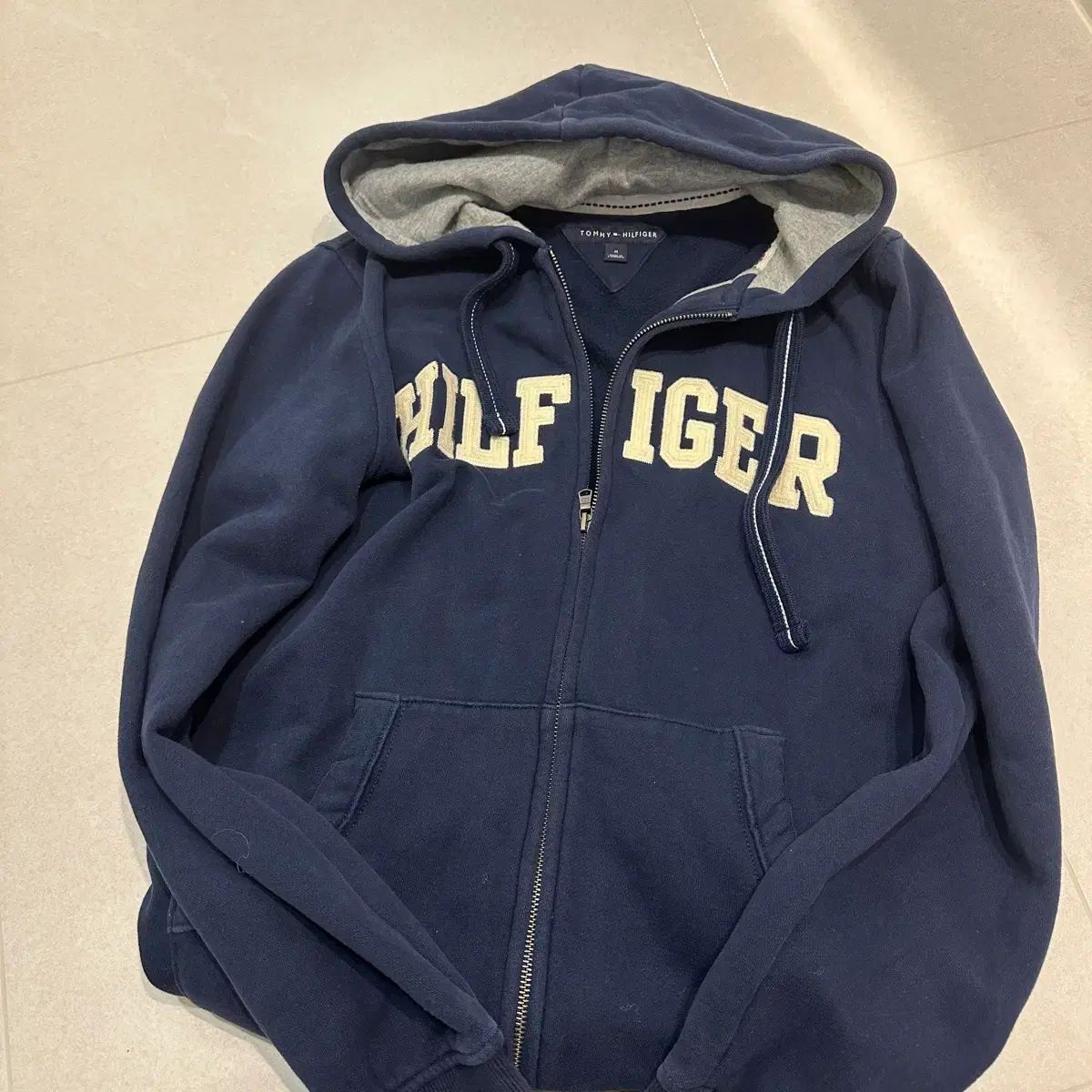 タミー フードジップアップ