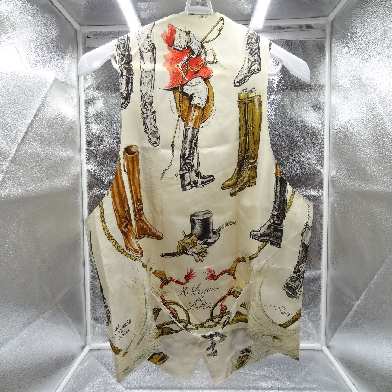 美品　HERMES サイズ52 ヴィンテージベスト　ジレ　入手困難　エルメス 美品 HERMES サイズ52 ヴィンテージベスト ジレ 入手困難 エルメス