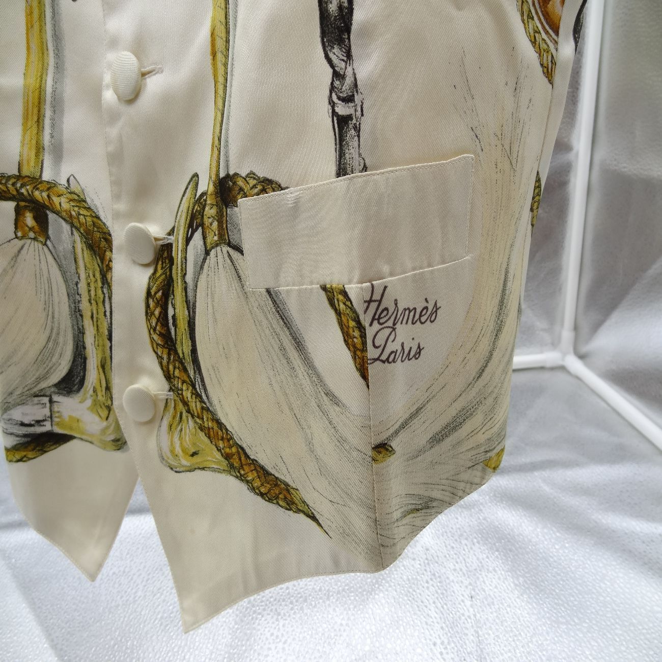 美品　HERMES サイズ52 ヴィンテージベスト　ジレ　入手困難　エルメス 美品 HERMES サイズ52 ヴィンテージベスト ジレ 入手困難 エルメス