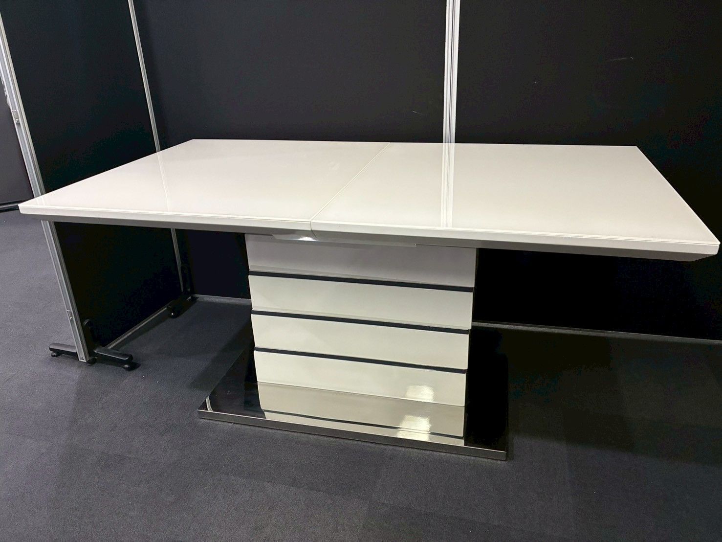 ◎事務所用オフィスデスク◎ 伸長式 ダイニングテーブルセット 4～6人用 鏡面 ホワイト モノトーン おしゃれ