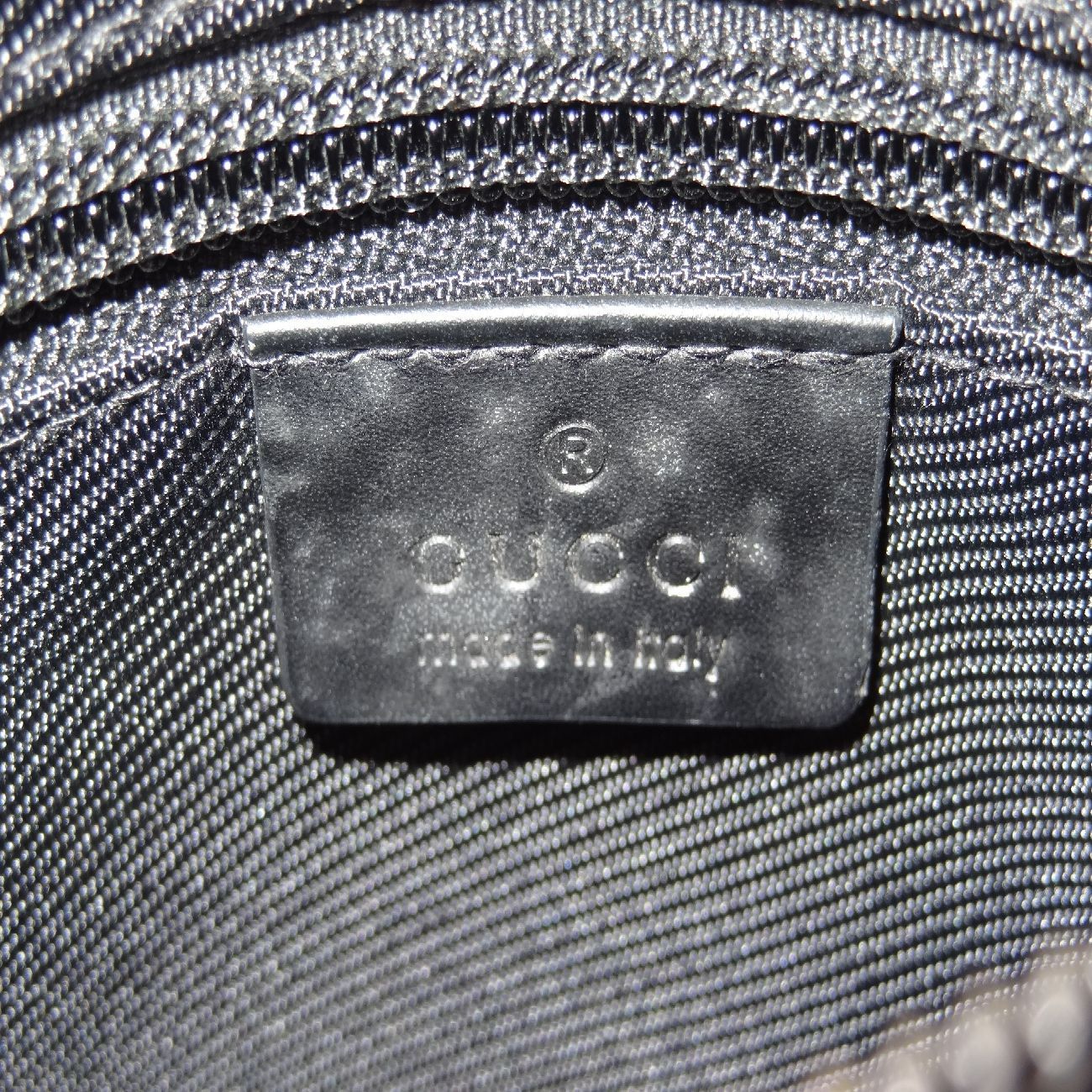 GUCCI グッチ ショルダーバッグ GG柄 レザー 黒 ブラック ロゴ型押し 