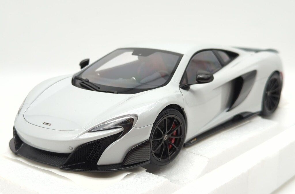AUTOart 1|18 オートアート コンポジットモデル McLAREN 675 LT SILICA WHITE 76046