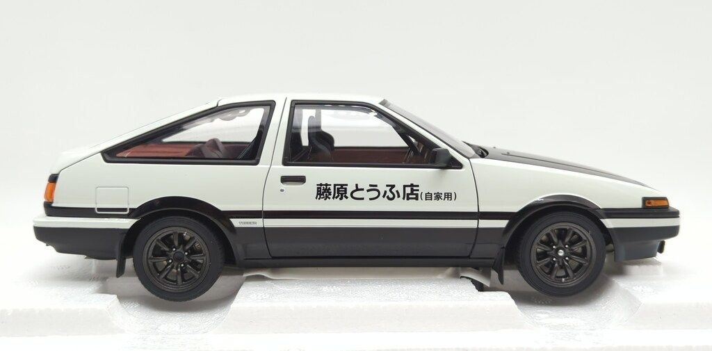 AUTOart 1|18 トヨタ スプリンター トレノ AE 86 頭文字 D プロジェクトD ファイナルバージョン 78786