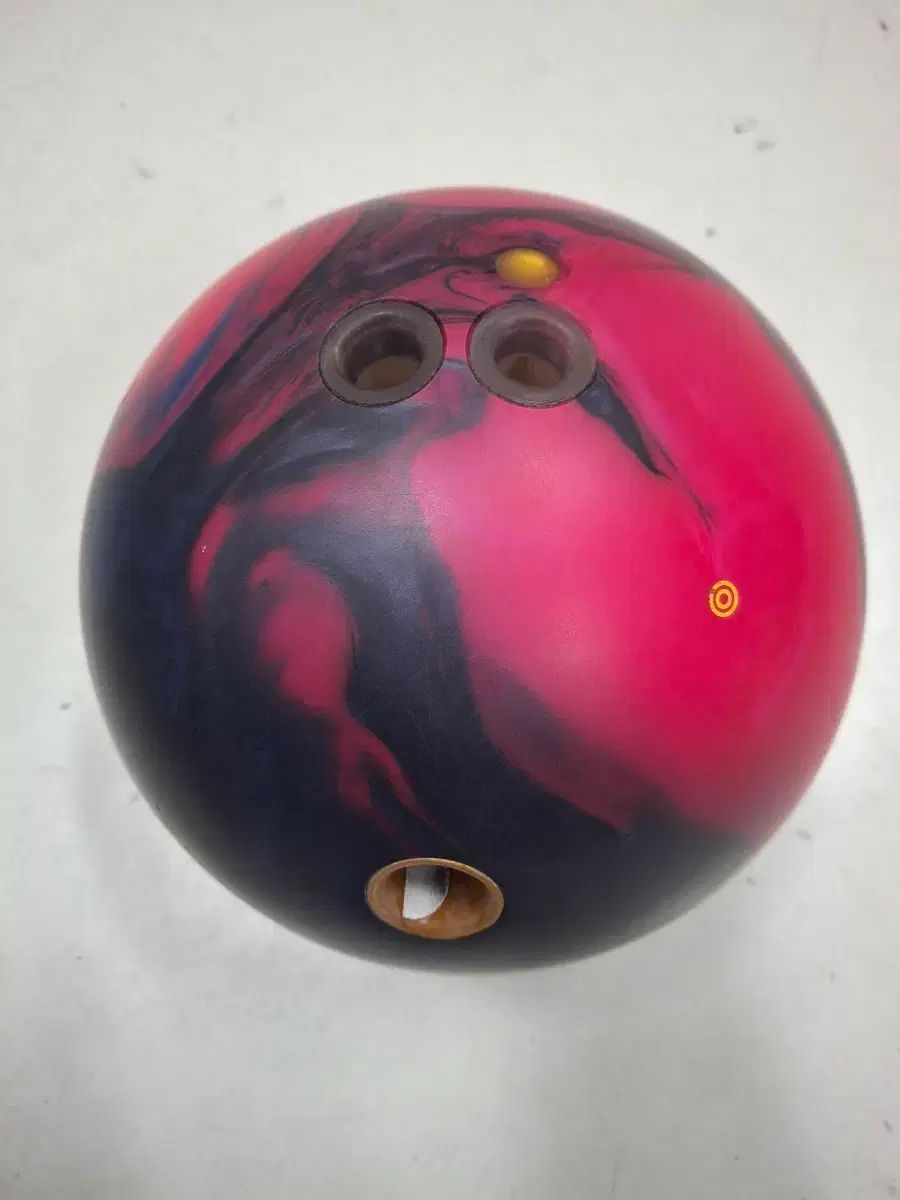 【中古・美品】ボウリングボール ソリッド・ロック 15ポンド2オンス Amazon | Motiv Iron Forge ボウリングボール シルバー/グレー/レッド