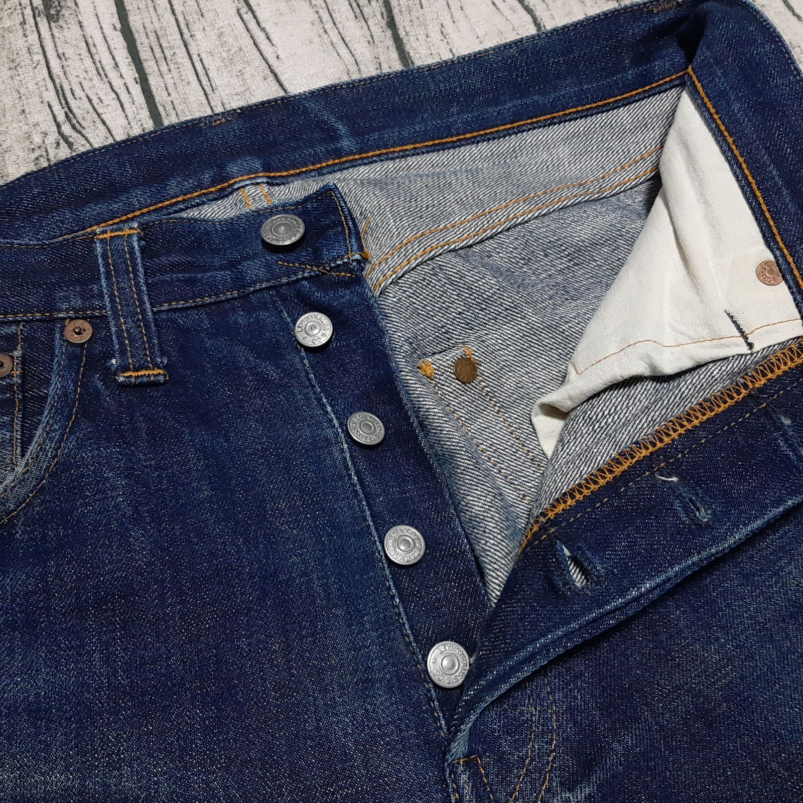 リーバイス 501XX 1947年モデル ビッグE 鬼ヒゲ　ハチノス　トルコ製 鬼ヒゲ・ハチノスの LEVI'S® 501XX が ACORN BUY & SELL VINTAGE で