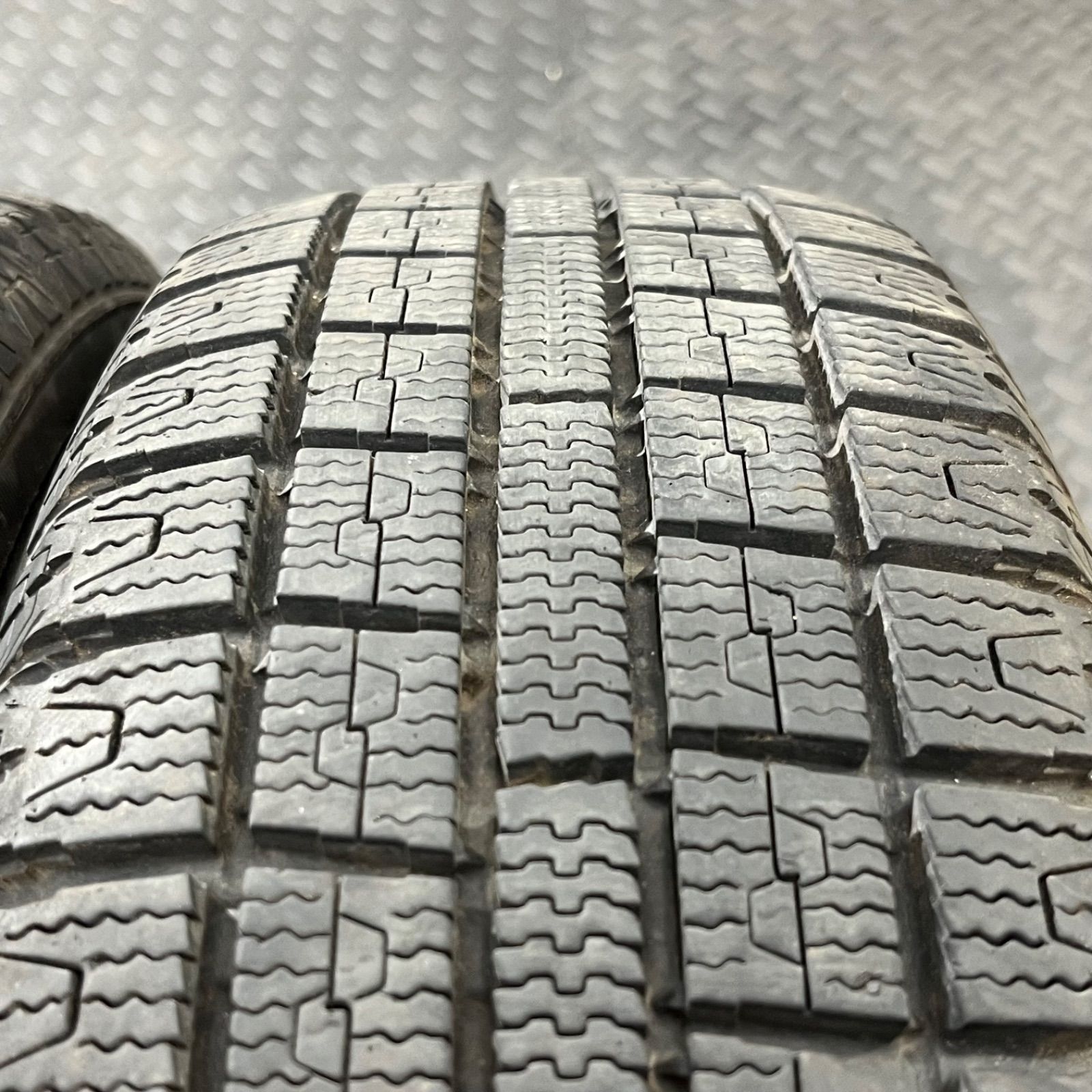 スタッドレスタイヤ