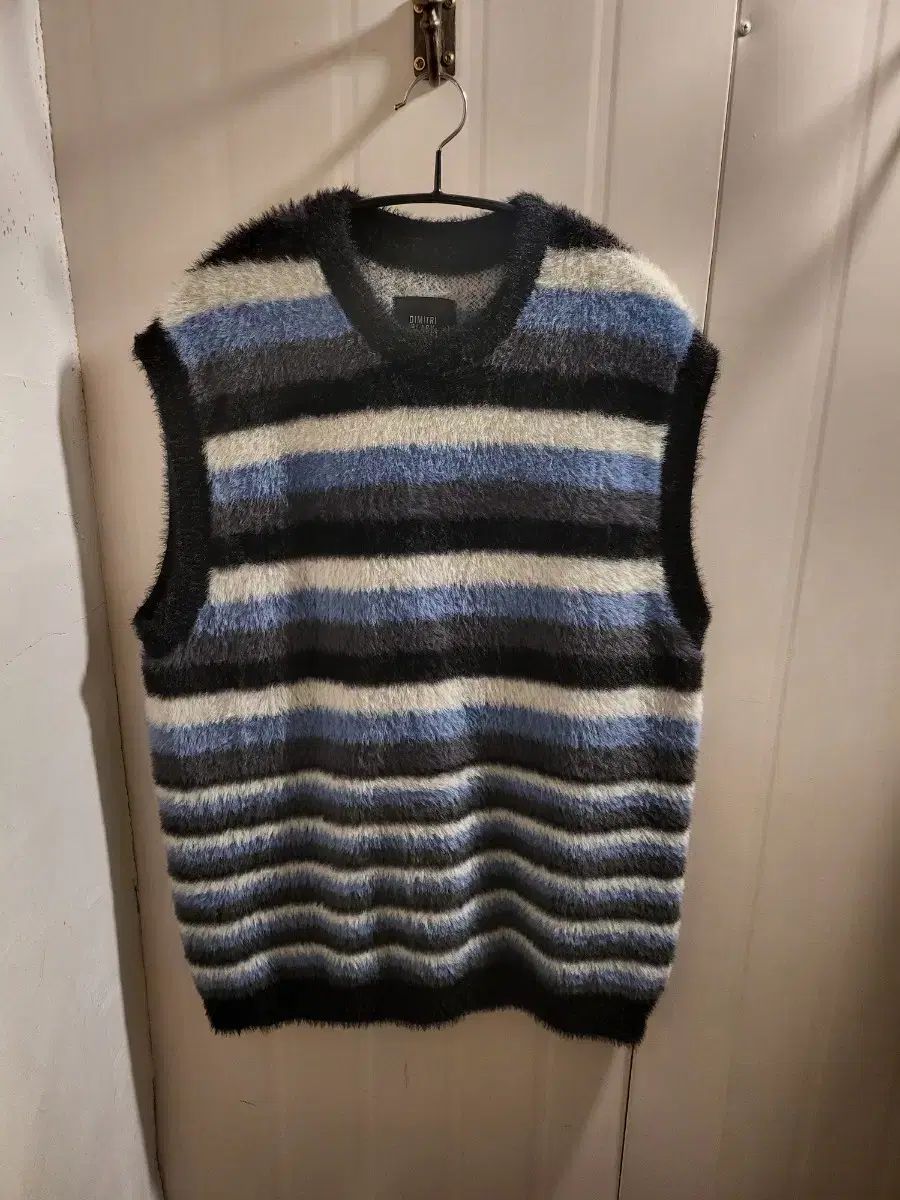 YOSHIKI グッズ 第1弾スニーカーリュックかばんyoshikitty 鏡他 販売