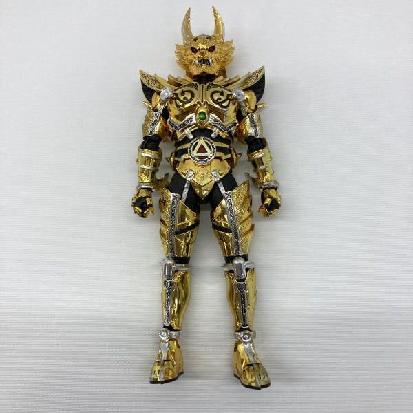 バンダイ S.H.Figuarts 真骨彫製法 黄金騎士ガロ(冴島雷牙) 本体のみ 