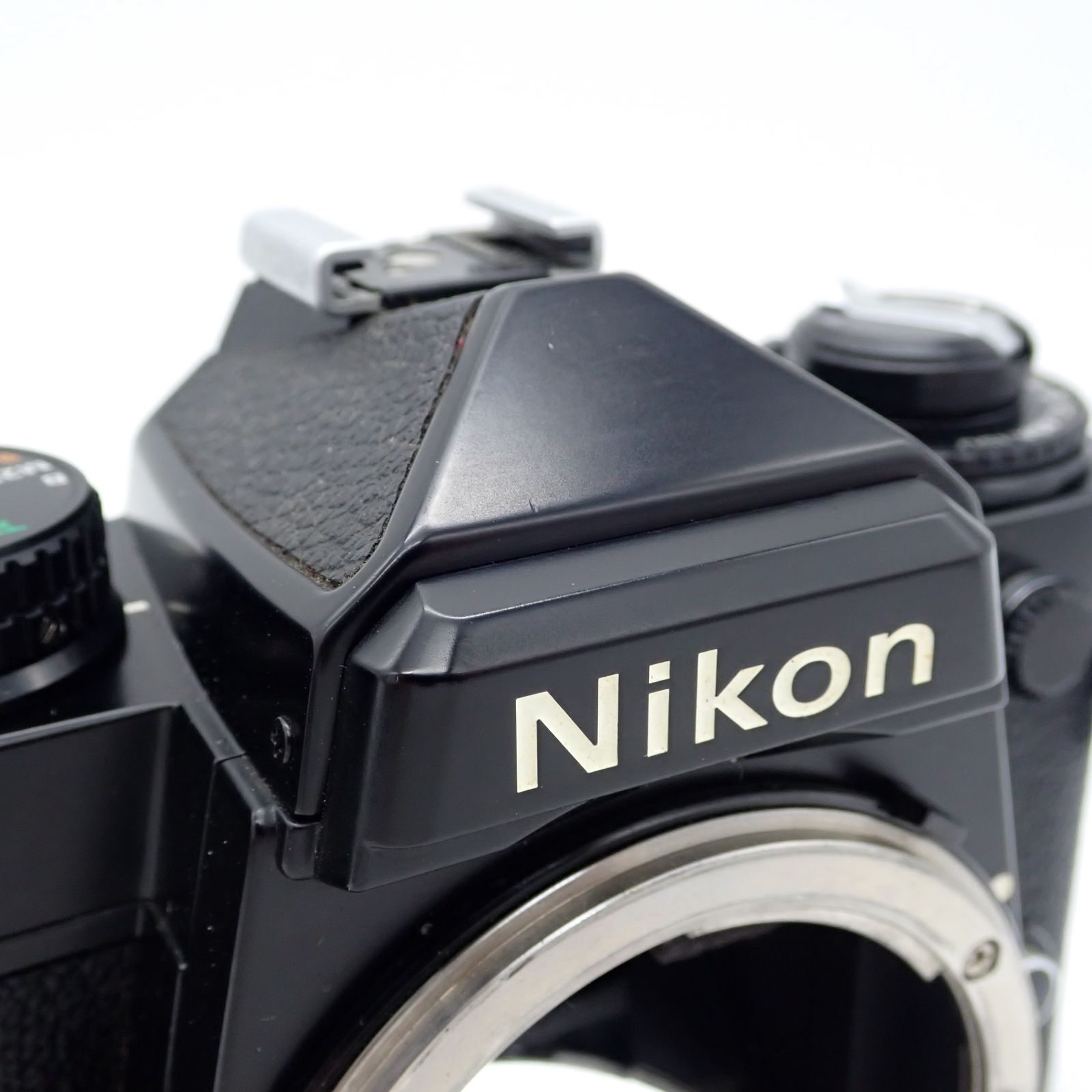 美品 Nikon FE2 ボディブラック 一眼レフフィルムカメラ 2349115
