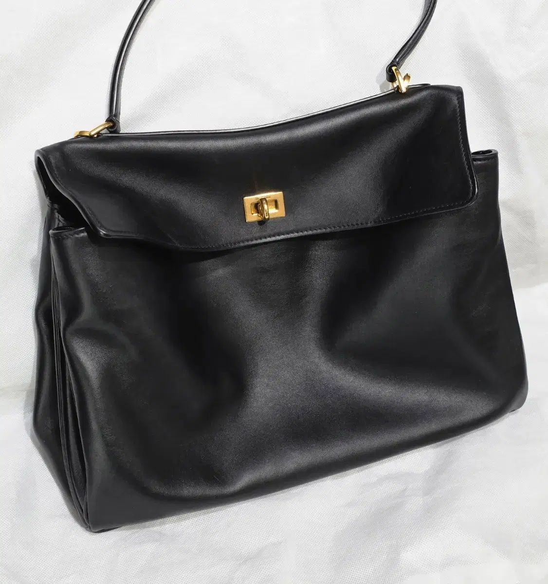 バレンシアガ ローデオブック Mサイズ