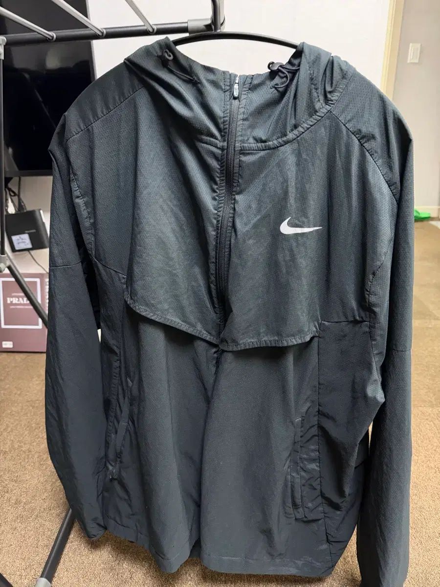 ナイキ ランニング ウィンドブレーカー XL