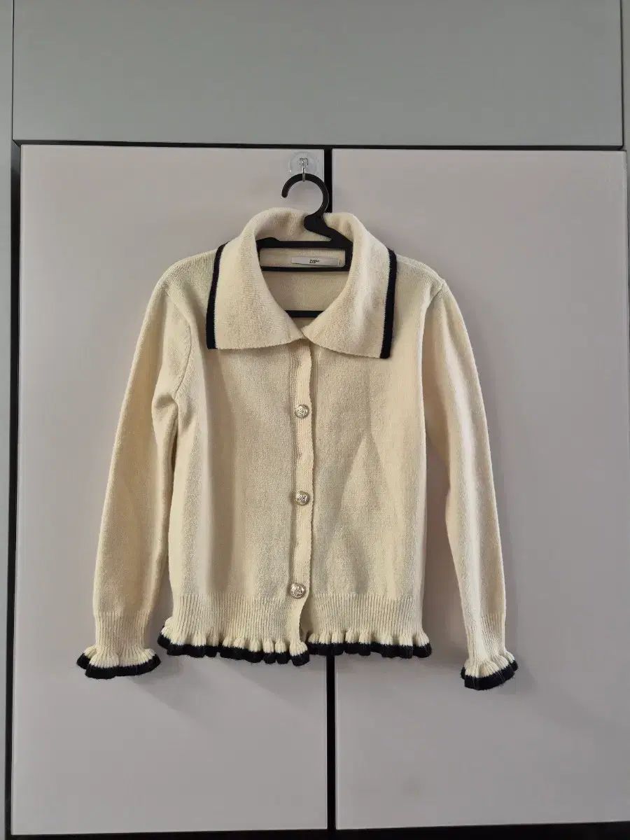 ジスバイ KARA（カラ）カーディガン