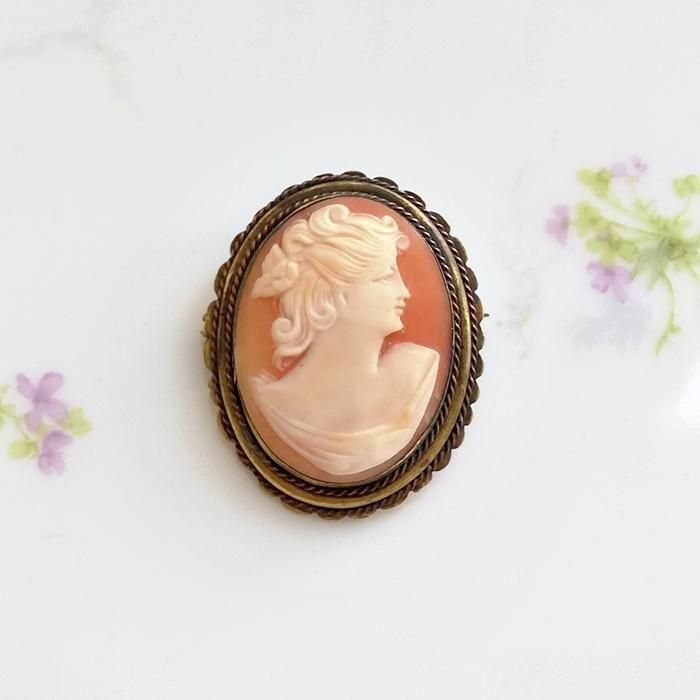 ヴィンテージ Unsigned Beauty ゴールドトーン レディ 淑女のカメオ シェル ブローチ
