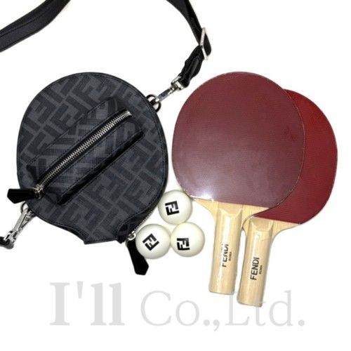驚きの破格値，お買い得 【新品同様】FENDI　ピンポン　ピンポン　ピーカブー　卓球ラケットケース　ラケット＆ボール3点　フルセット　7AS070　AJJ4　F0GXN　PVC　ブラック　ズッカ　FFロゴ　卓球用品　ポーチ【中古 ラケット