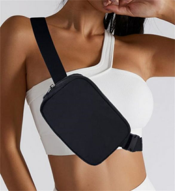 中国古美術・旧蔵收・玳瑁製の鼻煙壺・案頭・置物・文房具・根付・装身具