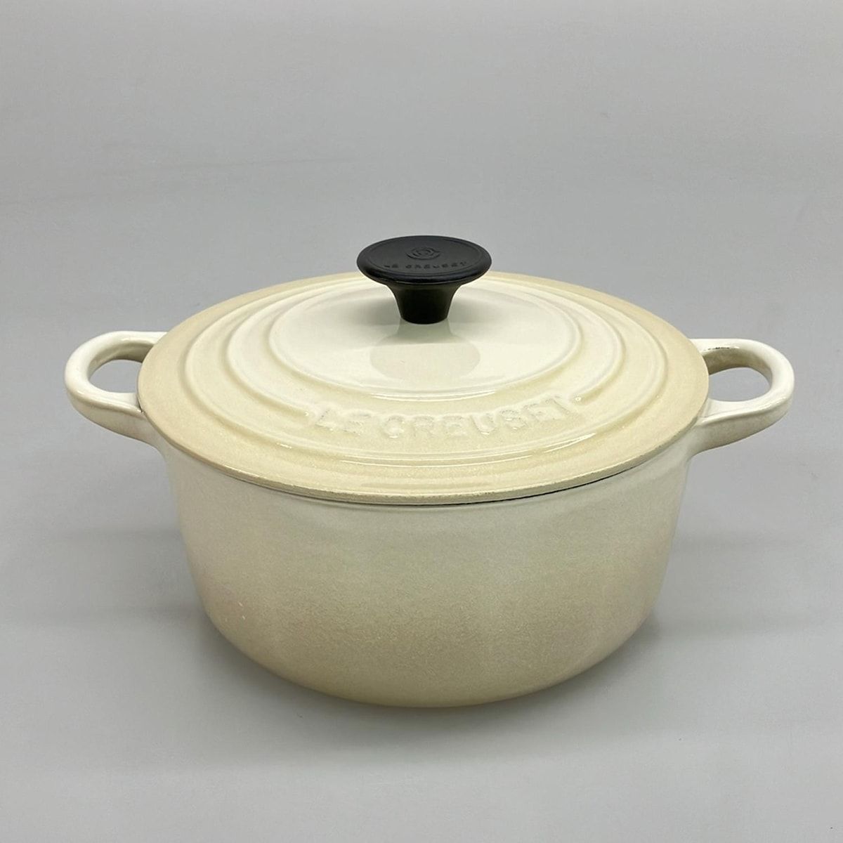 LE CREUSET ホーロー鍋 白 LE CREUSET(ルクルーゼ) 食器新品同様 ココット・ロンド18 白×ベージュ