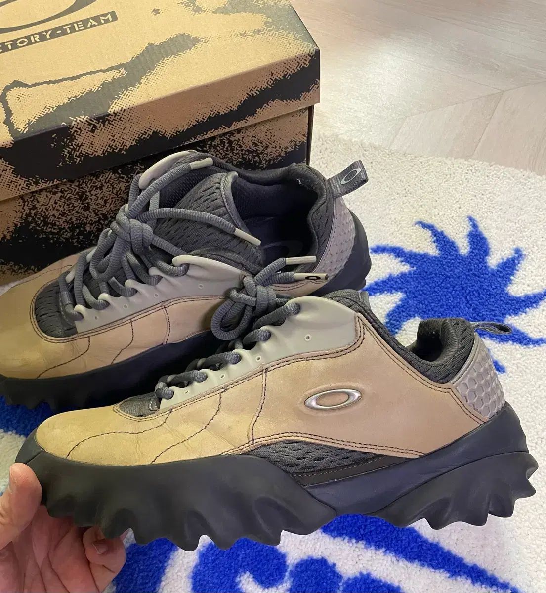 オークリー チョップソー モカ 275