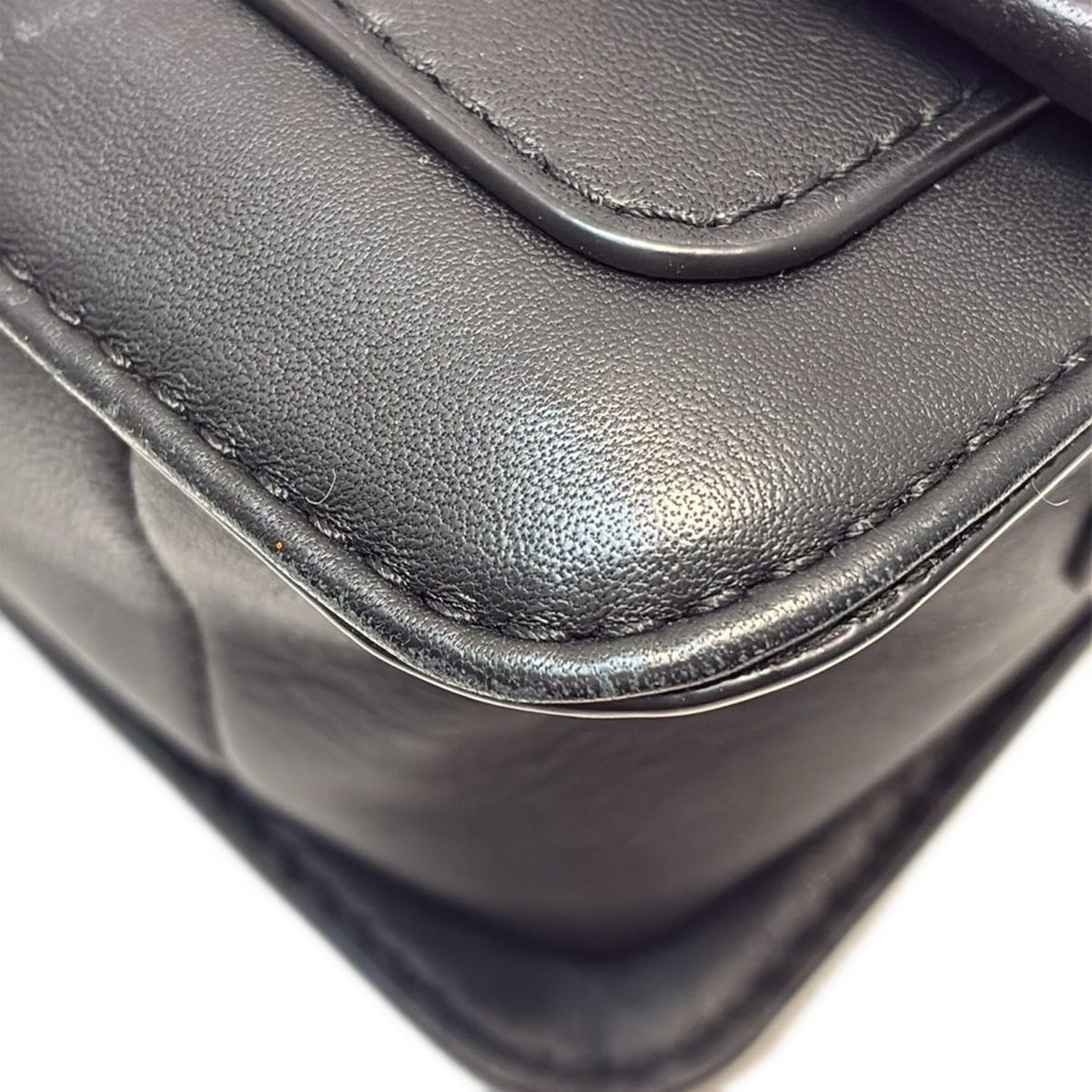 COLE HAAN(コールハーン) ショルダーバッグ - 黒 編み込み レザー 