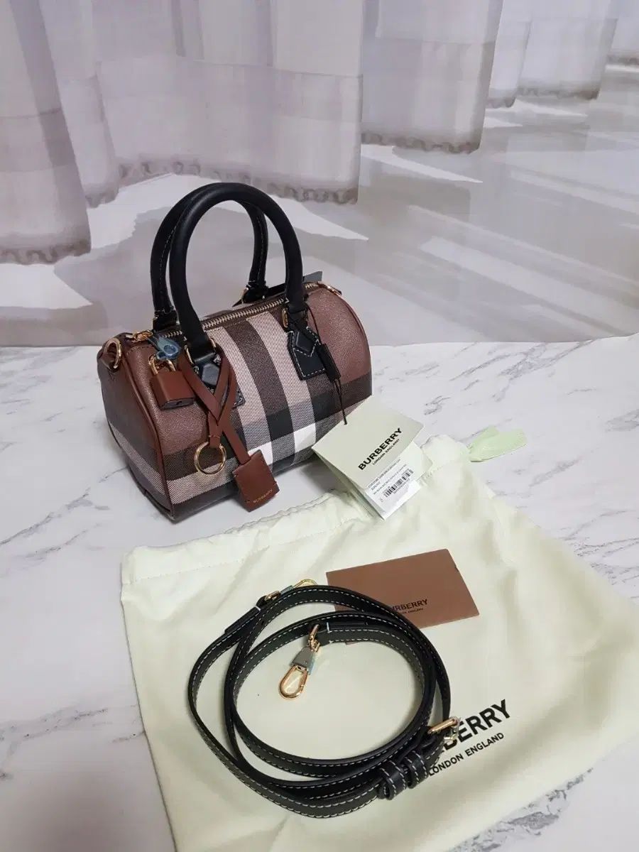 バーバリー TB ミニボストンバッグ ミニバッグ