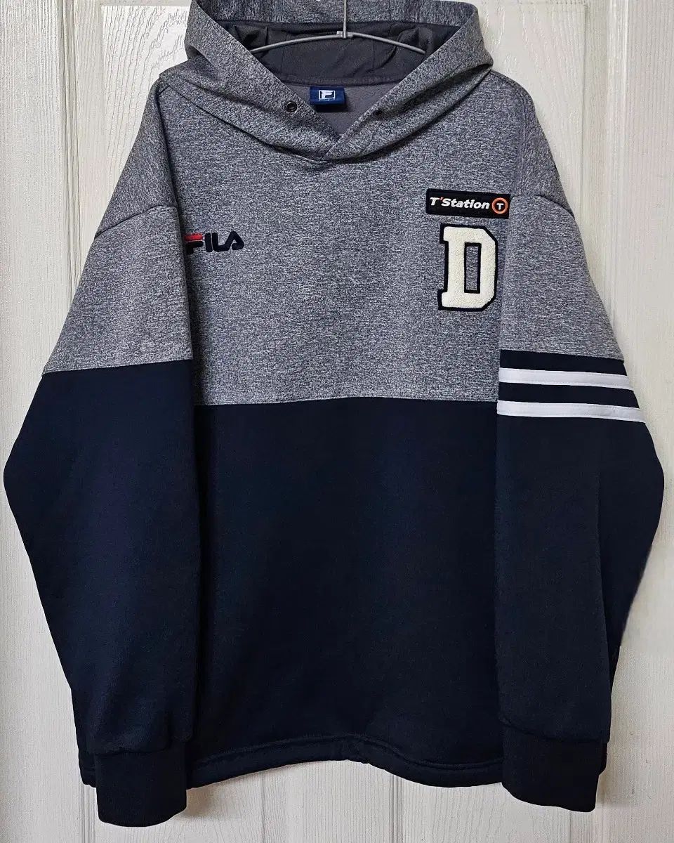 110 斗山ベアーズ FILA フィラ 支給品 起毛 フーディー Tシャツ