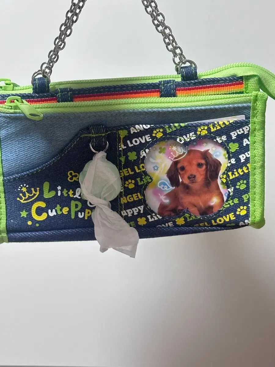 ほぼ新品☆PRADA iPhone 15 Pro ケース オリーブグリーン正規品