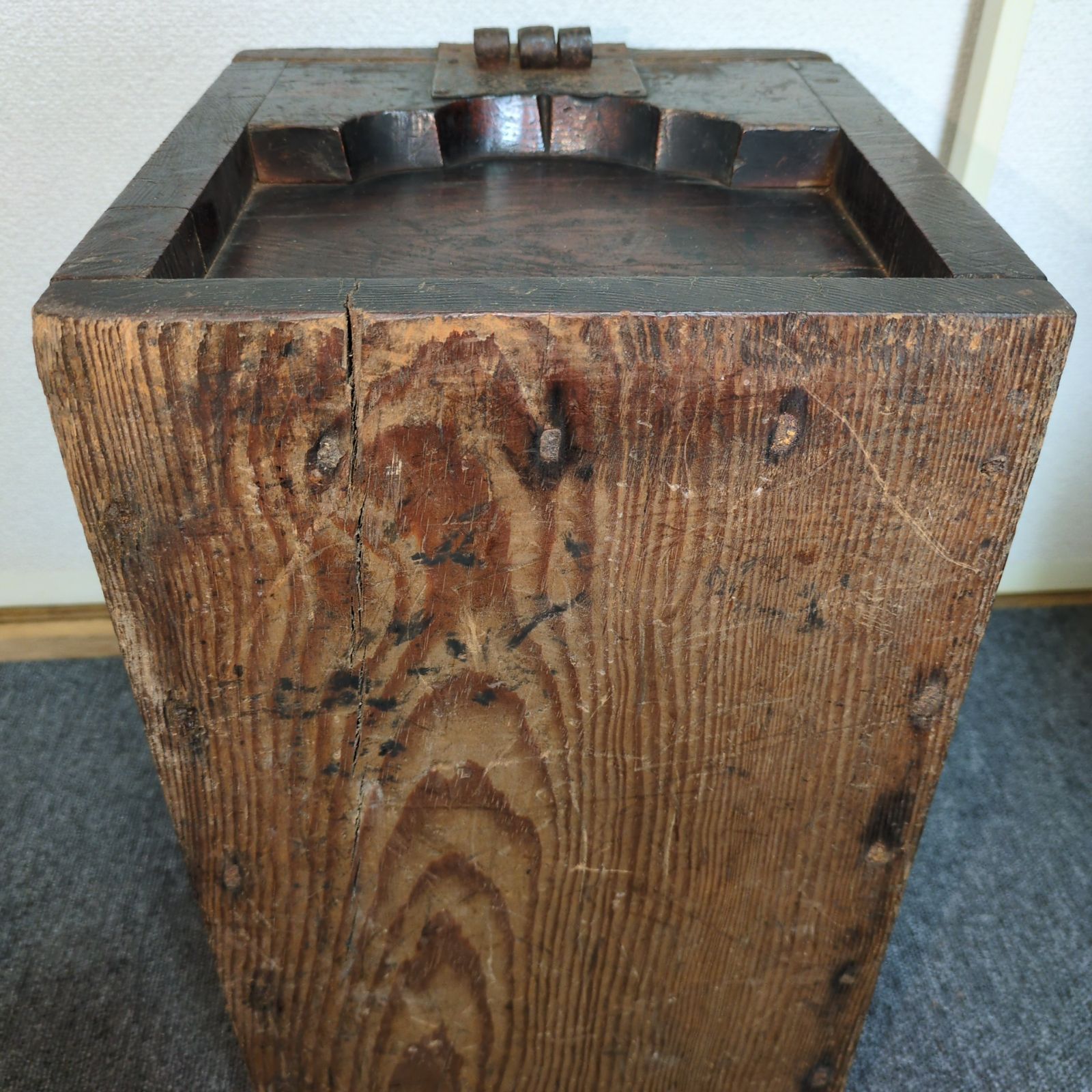 ◇銭箱◇賽銭箱 銭函 古道具 道具箱 古民具 木製 木箱 時代物 骨董 古