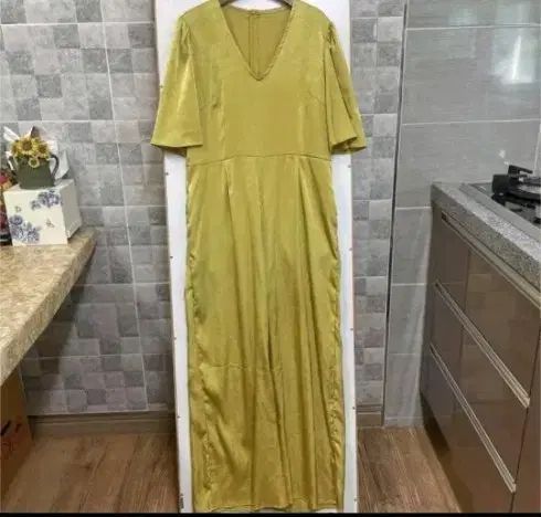 サテン イエロー オールインワン