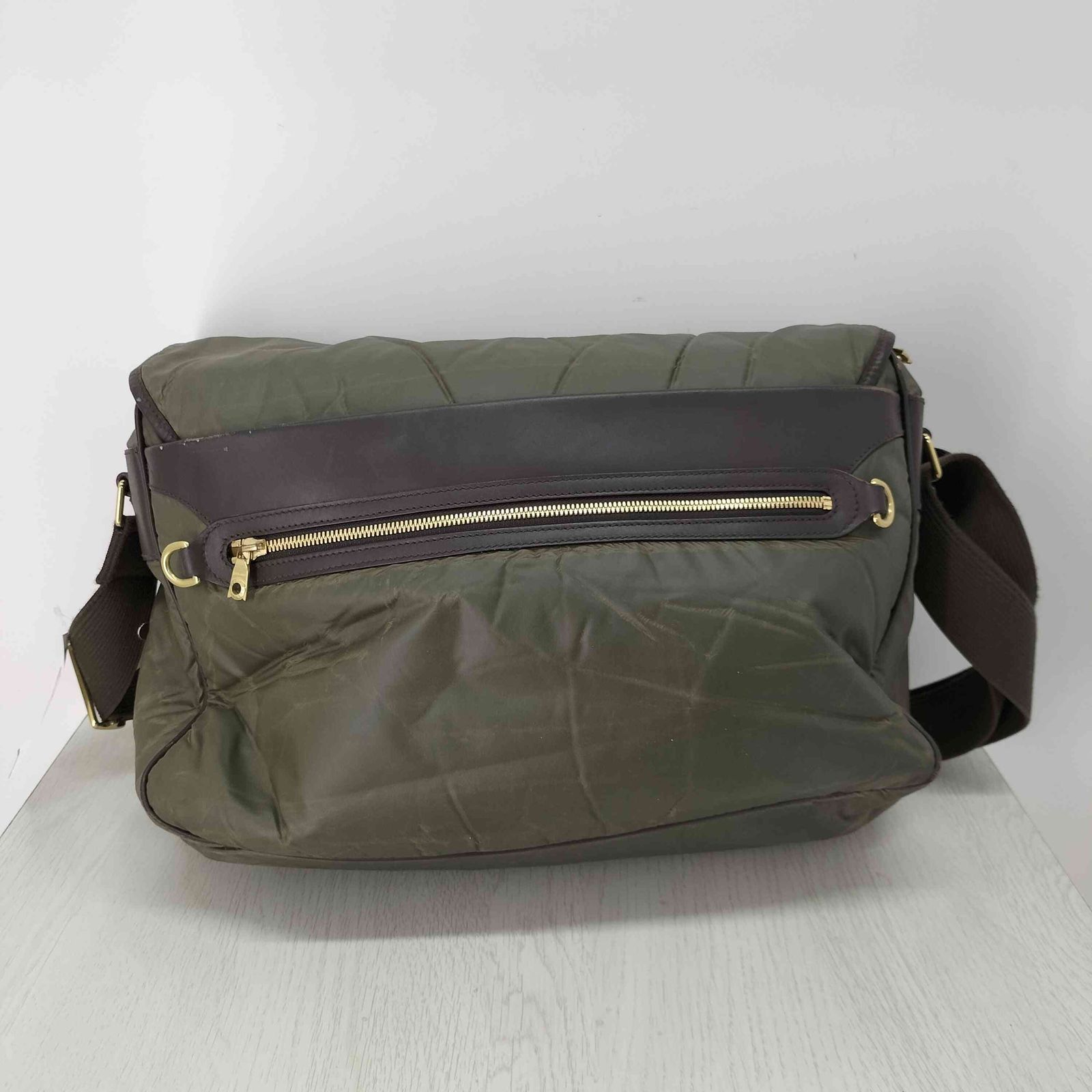 ハンティングワールド HUNTING WORLD バチュークロス メッセンジャー