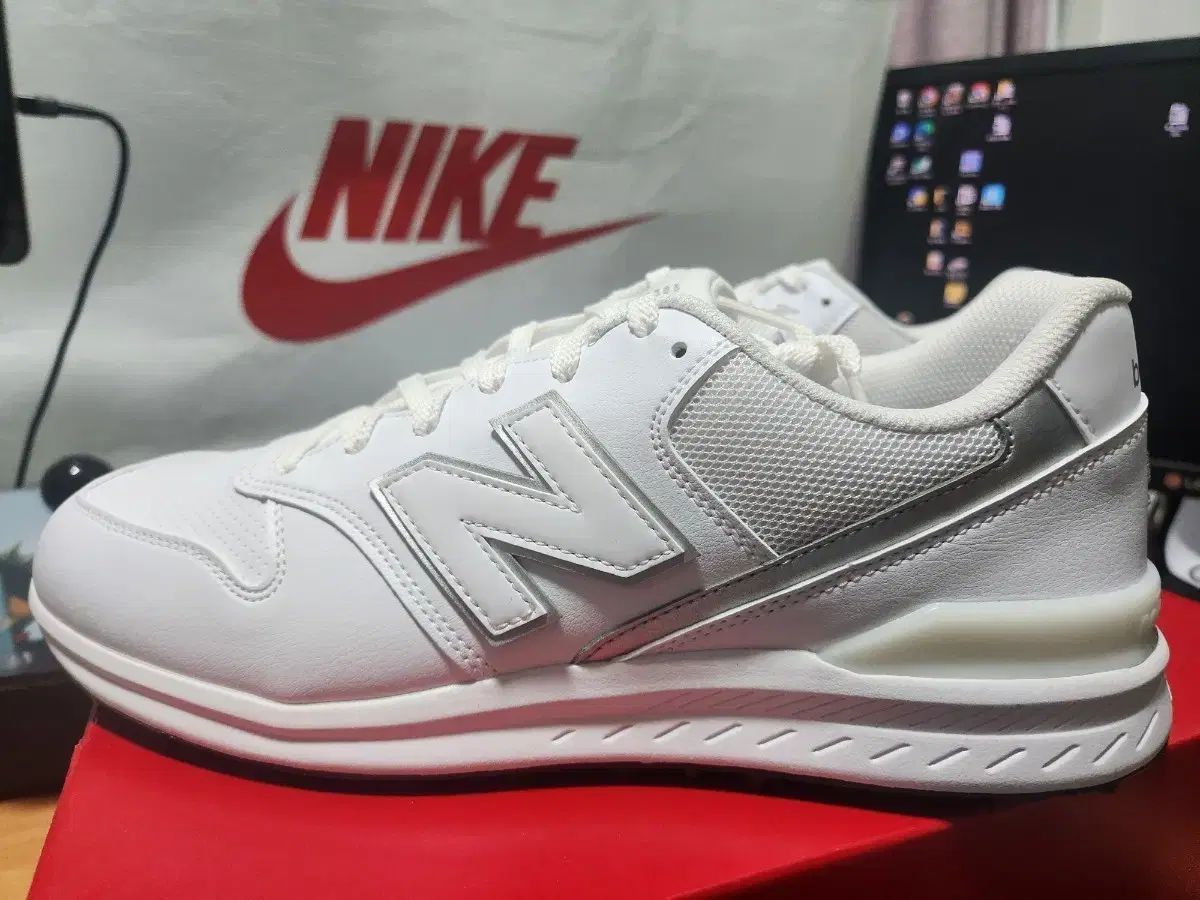 ニュー ンス 996 ゴルフシューズ ホワイト 275 mm