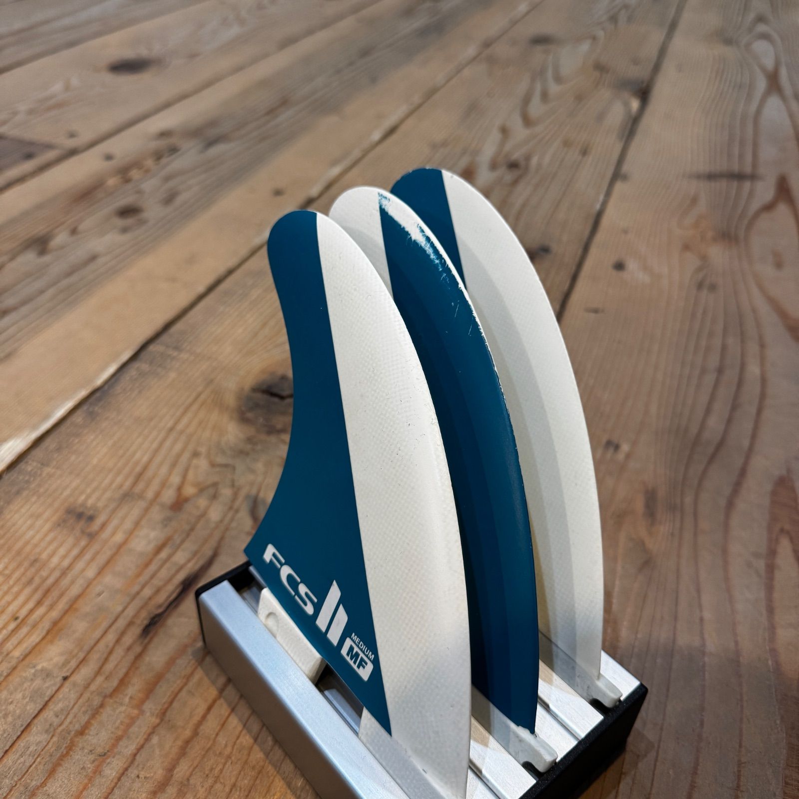 中古　fcs2 MF  Ｍ 中古 FCS2 フィン MF ミックファニング Mサイズ トライフィン すり傷