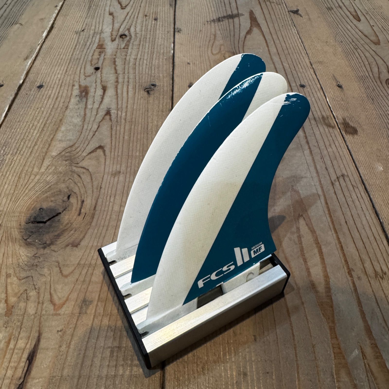 中古 FCS2 フィン MF ミックファニング Mサイズ トライフィン すり傷
