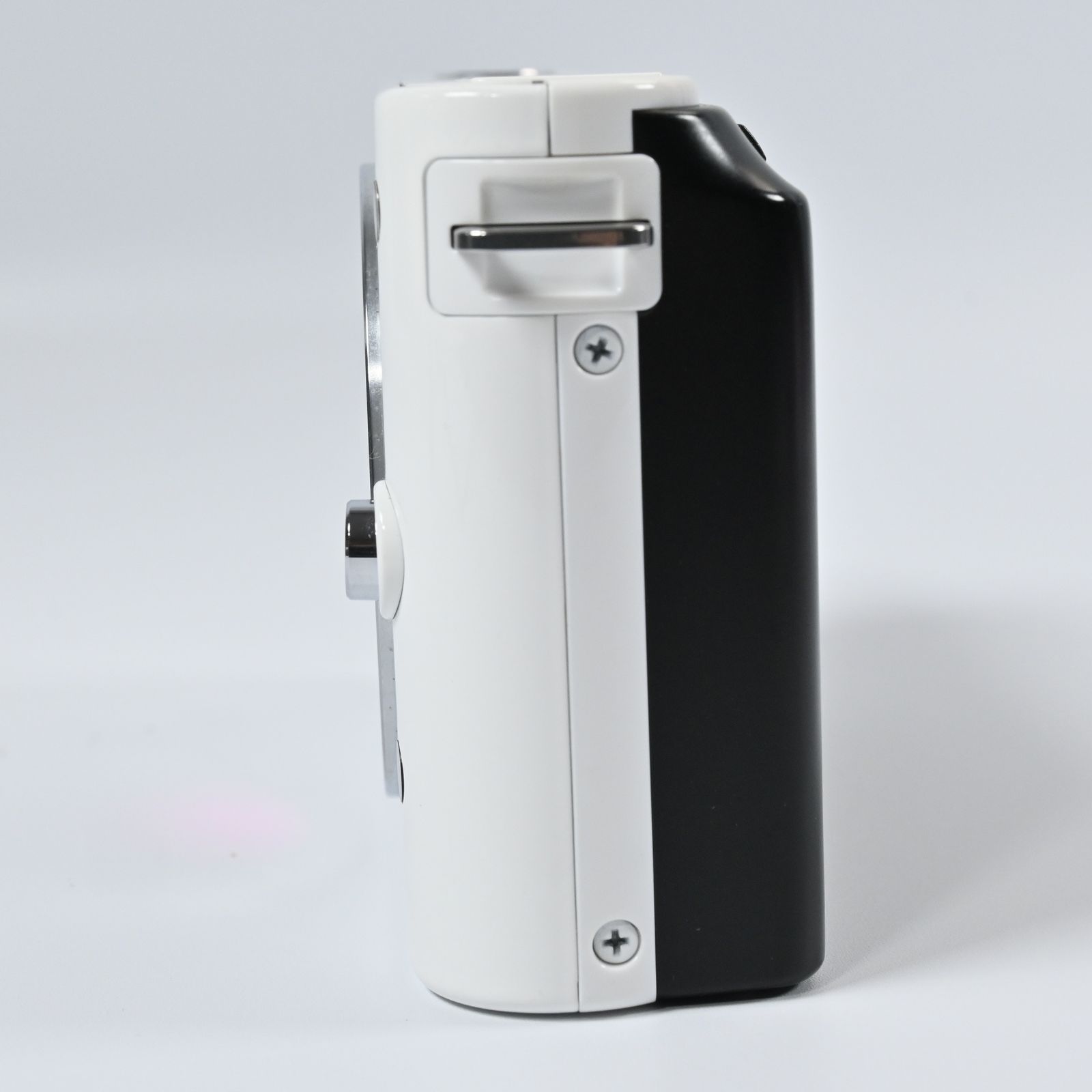 超美品 ニコン Nikon J1 ホワイト ショット数 2,258枚 M807 超美品 ニコン Nikon J1 ホワイト ショット数 2,258枚 M807