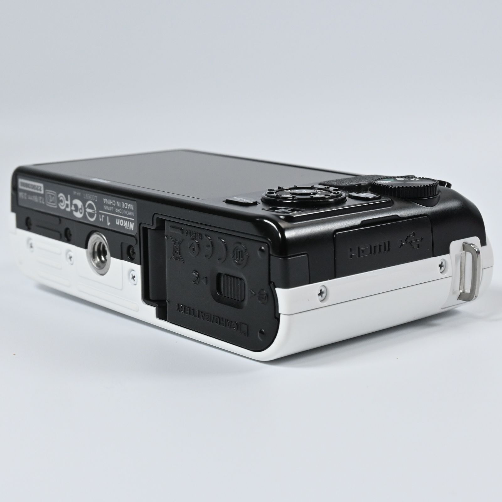 ☆美品☆Nikon J1 ボディ ショット数 セール 7387回 Sony α7C ILCE-7C