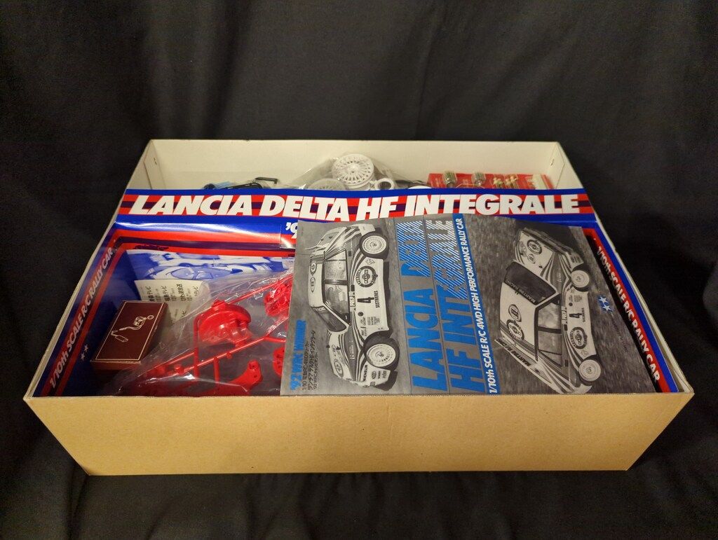 ★未使用★ 1/10 タミヤ 電動RC カー ランチア デルタ インテグラーレ イタレリ 1/12カーモデル 1/12 ランチア デルタ HF インテグラーレ 16V