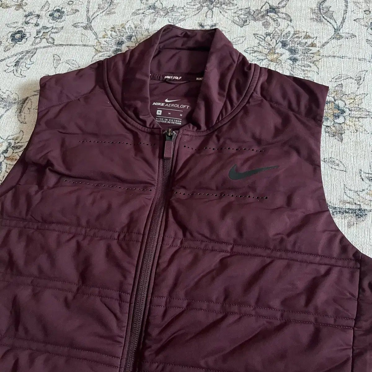 M NIKE ナイキ エアロロフト ランニング 防風 ダウン ベスト - メルカリ