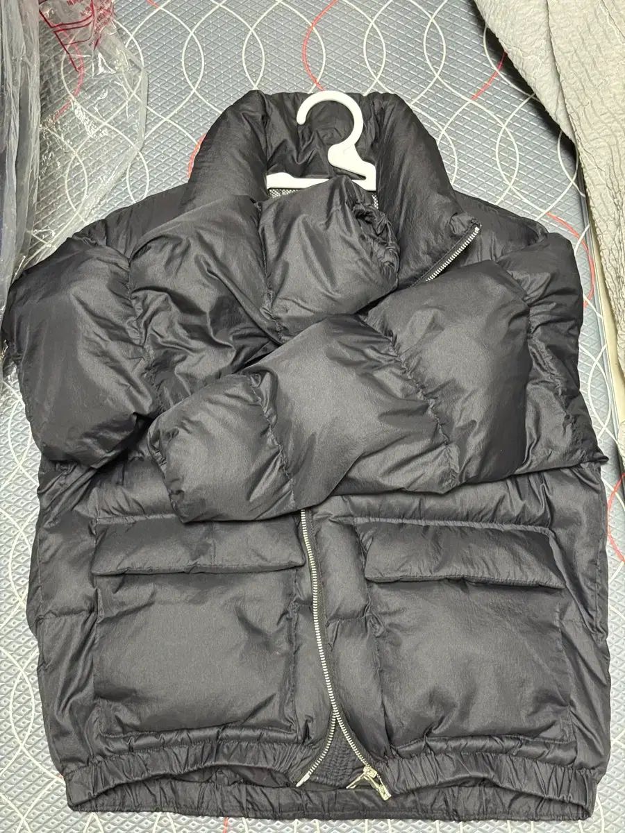 販売済み CNBLUE ヨンファ カーペット 新品】CNBLUE ヨンファ ロゴ