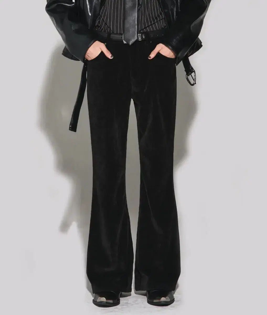 M ウェ슬리 휴스턴 ツアーベルベット ブーツカット パンツ ブラック