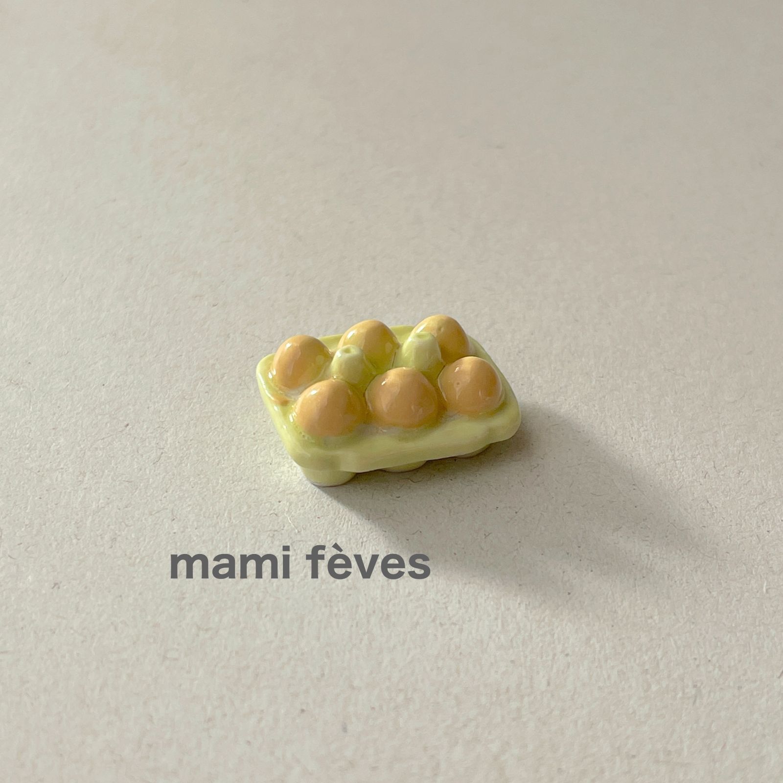 フェーヴ 卵のパック② フランス フェーブ ミニチュア陶器 - メルカリ