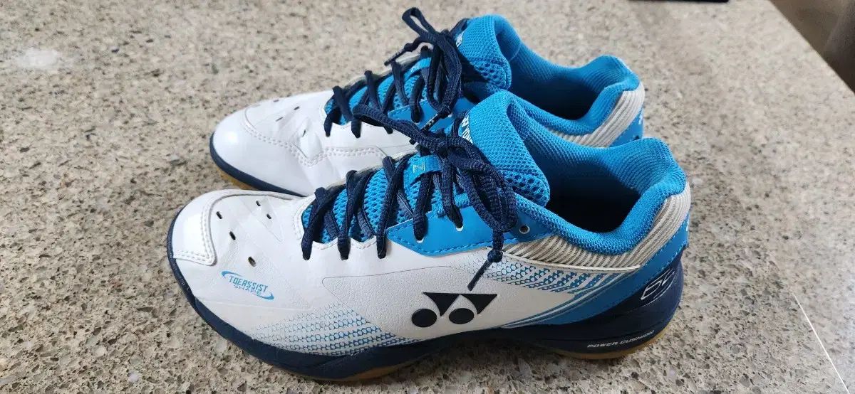 YONEX ヨネックス バドミントンシューズ65 パワークッション サイズ25.5 卓球 バレーボール ハンドボール スカッシュ