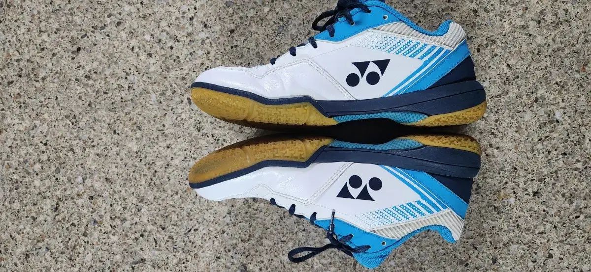 YONEX ヨネックス バドミントンシューズ65 パワークッション サイズ25.5 卓球 バレーボール ハンドボール スカッシュ