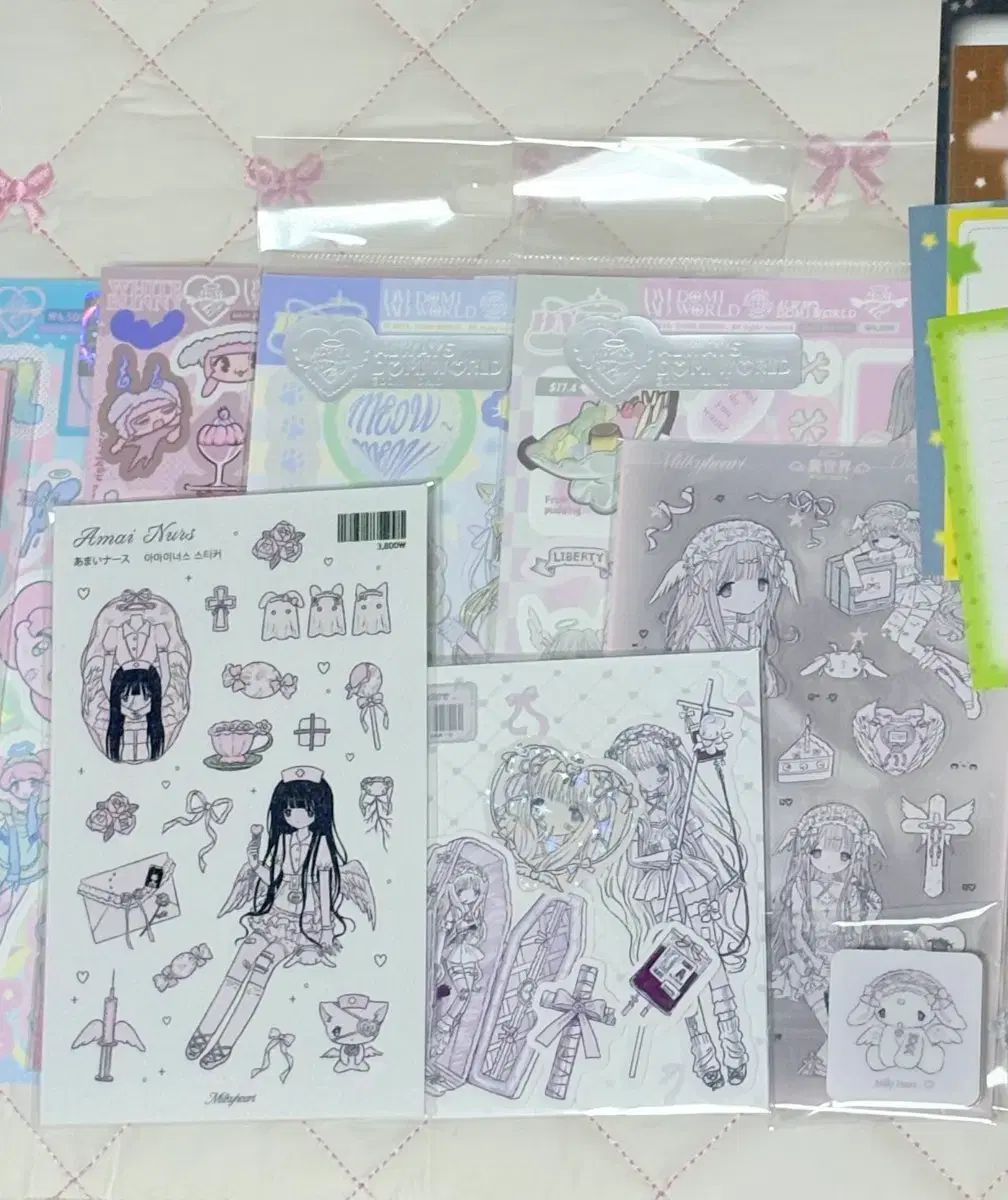 ミールキハト童話リング2タン キーホルダー ハロウィーンステッカー DOMI WORLD ステッカー