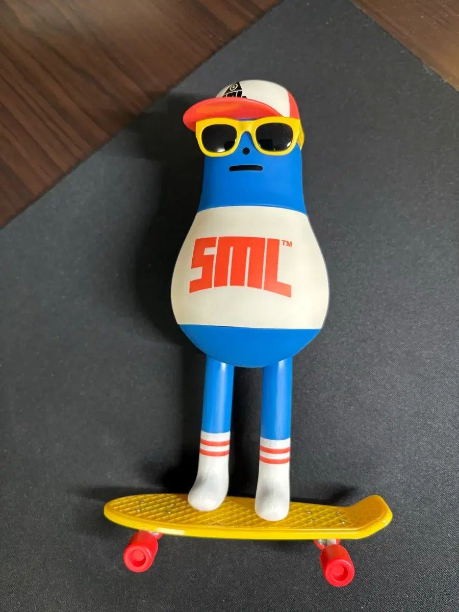 STICKER MONSTER LAB S 08